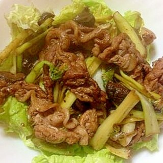 シイタケと小松菜の麺つゆ煮入り豚炒め